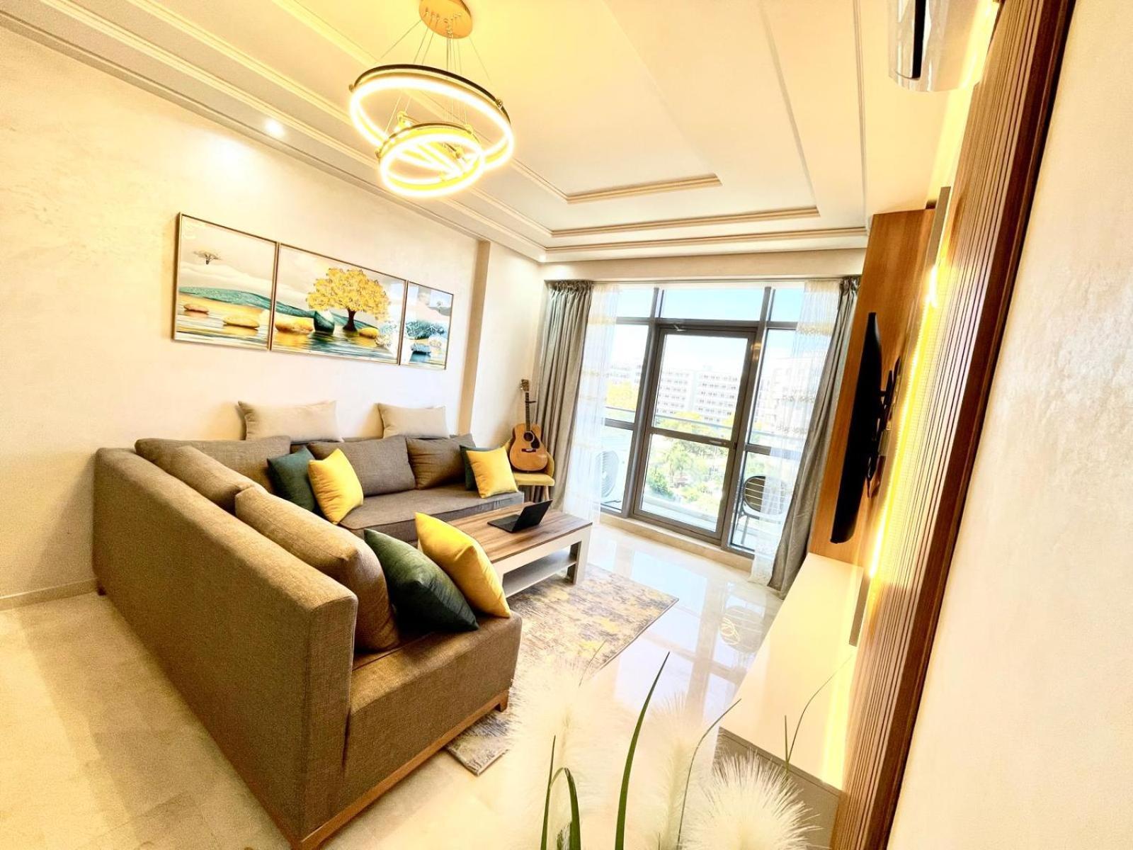 Modern Elegance With Sea Views In Central Tangier - Steps To Beach, Train And Attractions! Exterior photo