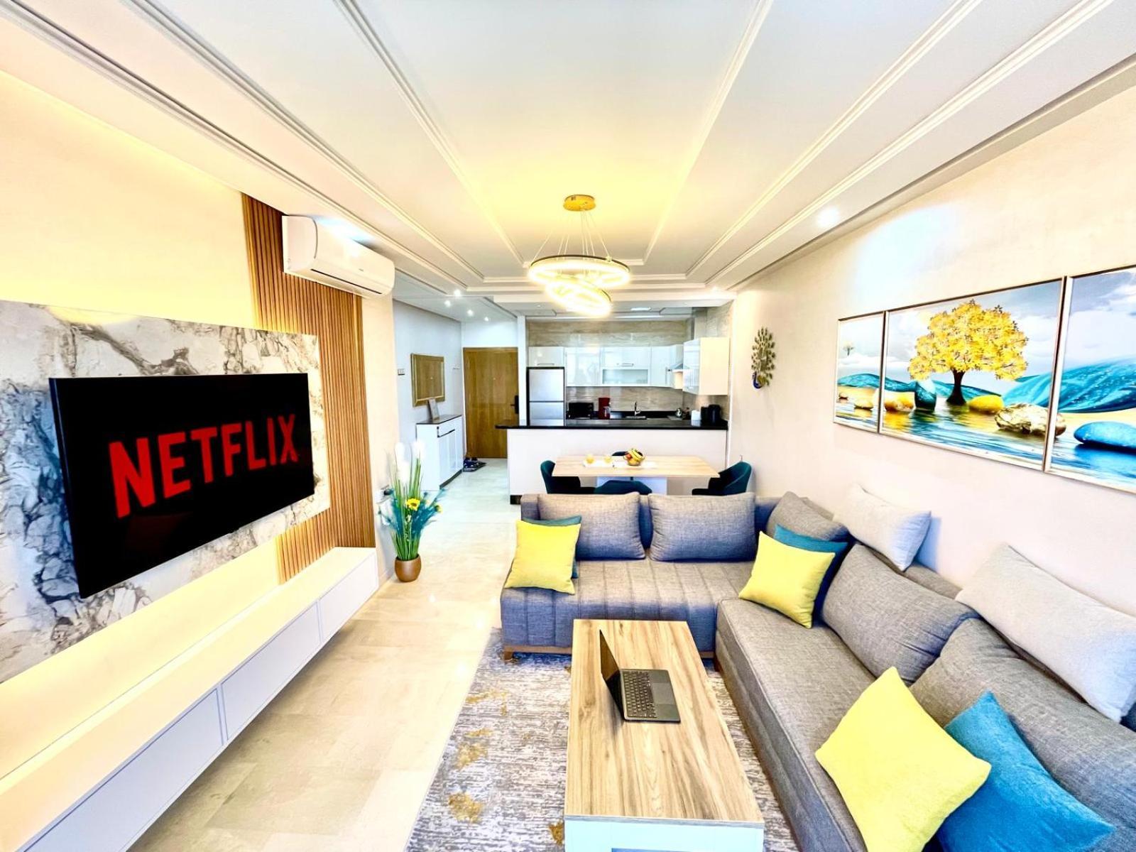Modern Elegance With Sea Views In Central Tangier - Steps To Beach, Train And Attractions! Exterior photo