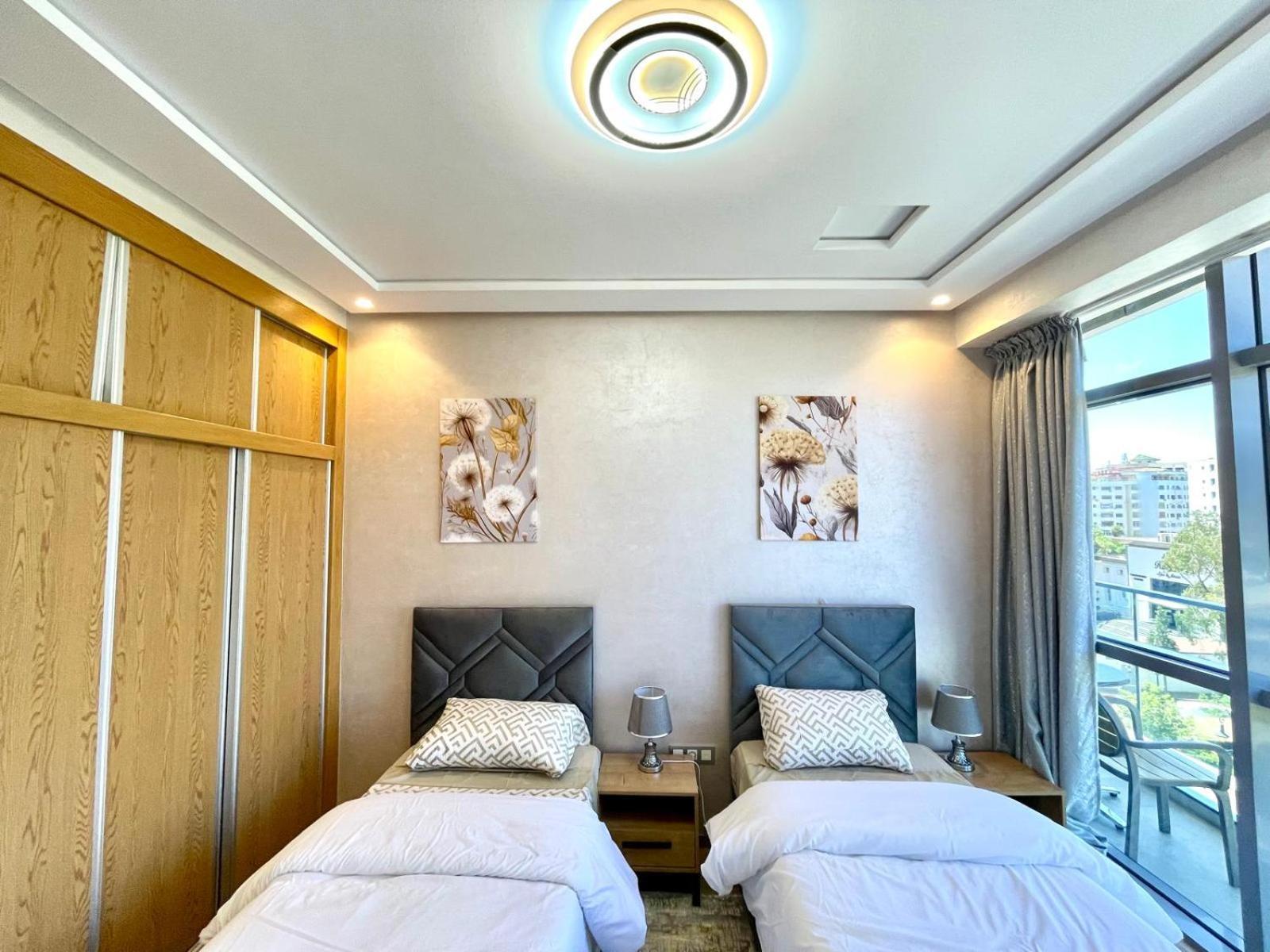 Modern Elegance With Sea Views In Central Tangier - Steps To Beach, Train And Attractions! Exterior photo